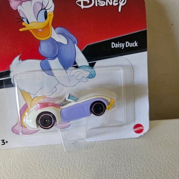 Disney Daisy Duck Hot Wheels Character Cars 2022 NEW - Picture 3 of 7